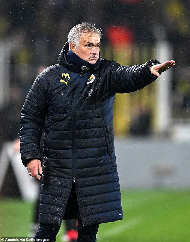 切尔西客场惨败，穆里尼奥再度遇挫